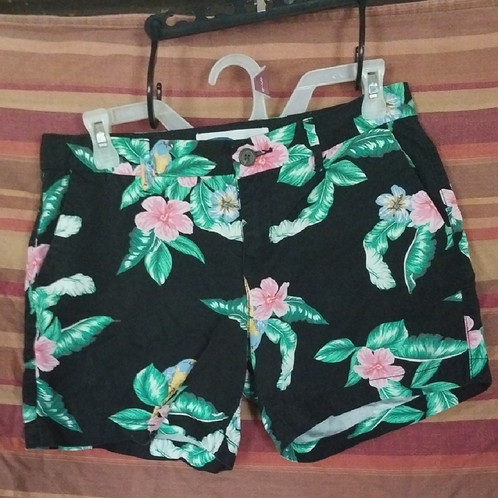 Old Navy Black and Green Bermuda Shorts Tropical Style